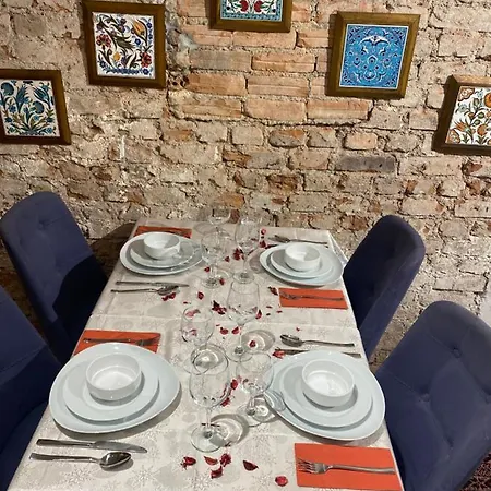 Otantic Place In Sultanahmet *