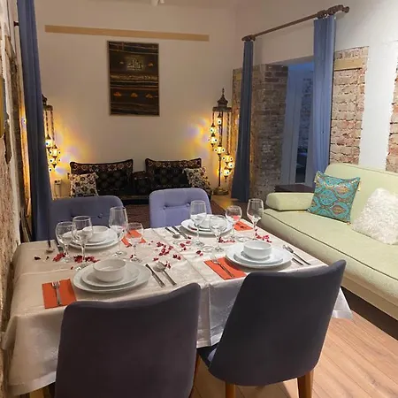 Otantic Place In Sultanahmet