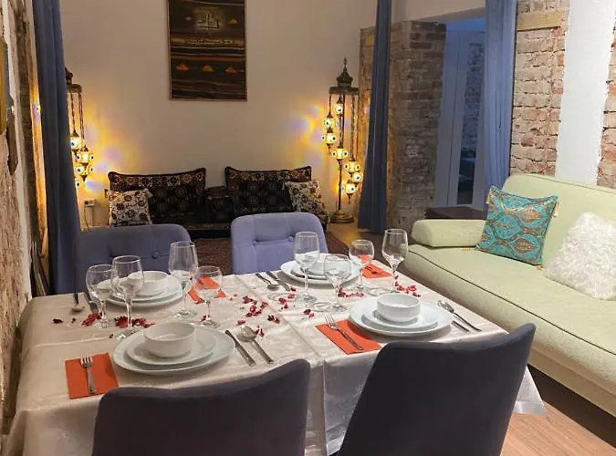 Otantic Place In Sultanahmet