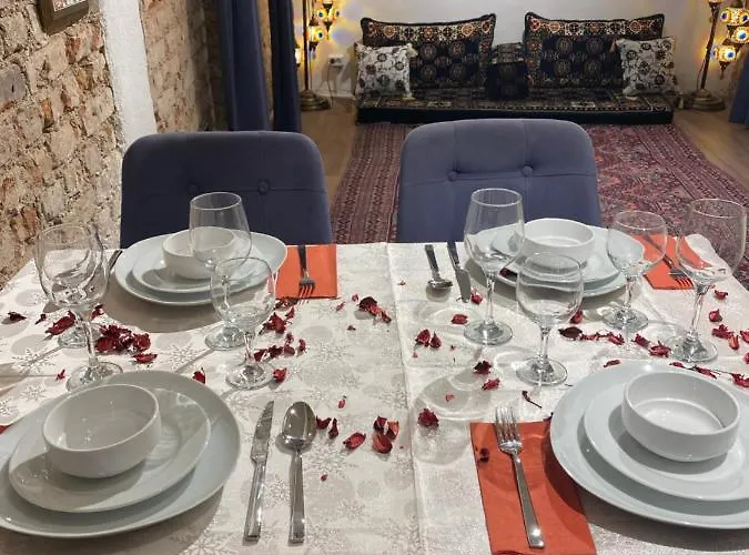 Otantic Place In Sultanahmet *