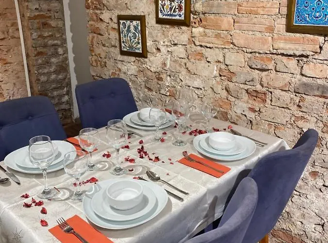 Otantic Place In Sultanahmet